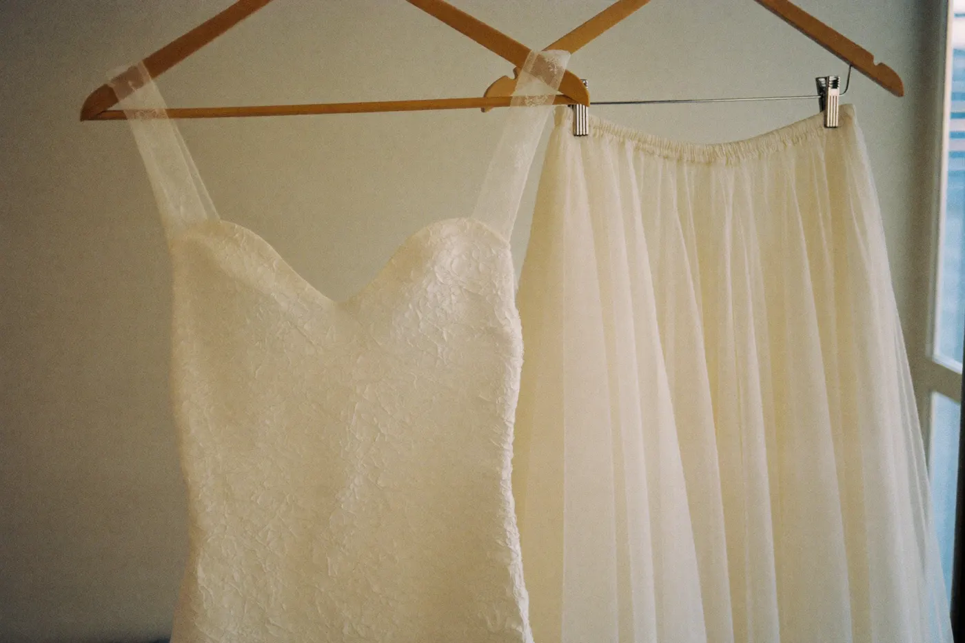 Zweiteiler-Brautkleid Top und Rock im Detail